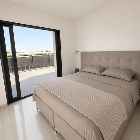 Villa 280 M2 *